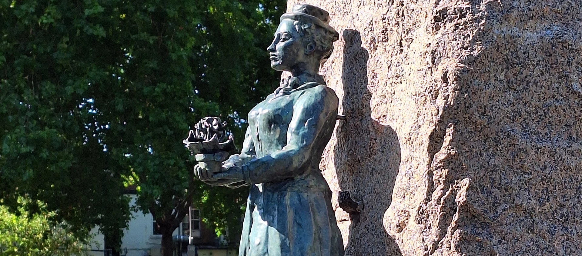 Photograph of the statue of the Victorian horticulturalist Fanny Wilkinson in Coronation Gardens, Southfields