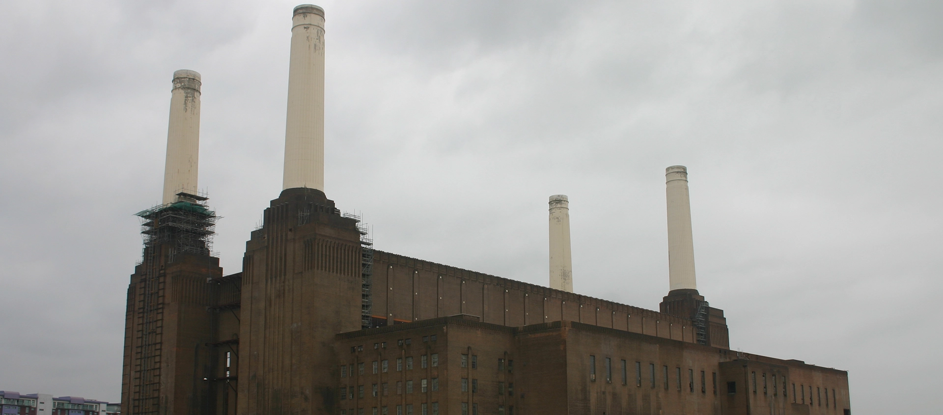 Photograph of Battersea Power Station in 2008